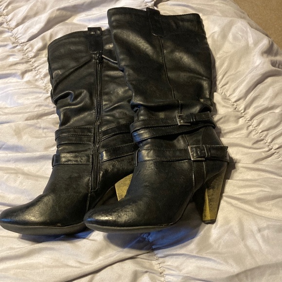 Boots - Picture 1 of 5